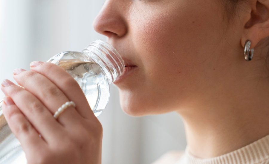 水分補給で体内からも乾燥対策