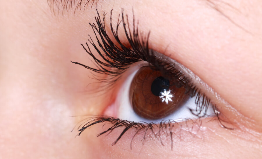 下まつ毛で輪郭をつくる