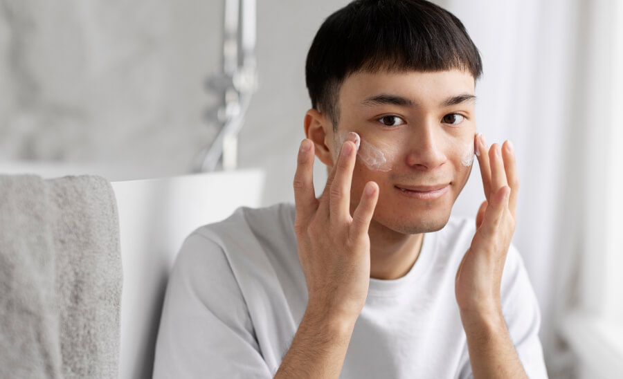 うるおいを保ち、なめらかな肌に整えるケア