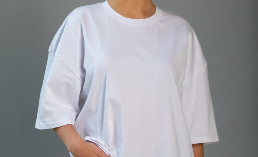 肩幅をカバーするトップス選び最重要